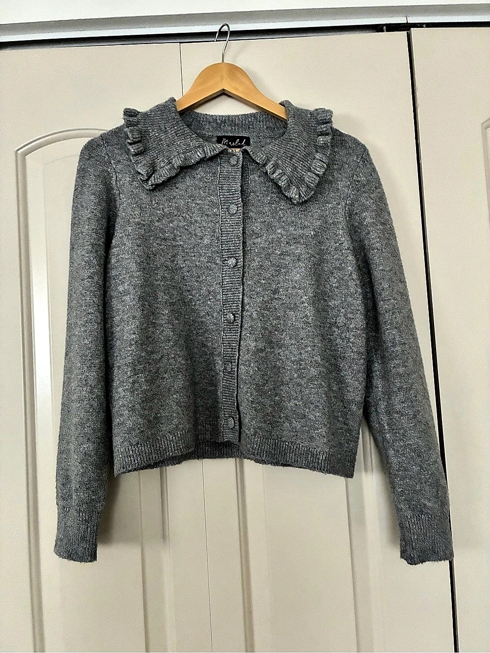 Marled Ruffle Collar Cardigan in Gray Size Small Like New